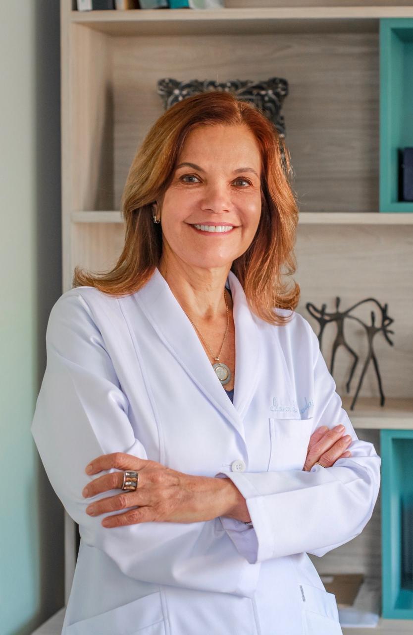 Dra. Dalva de Nadai - Ginecologista Especialista em Menopausa